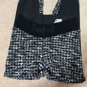 Nike Pro Black and Gray Textured Leggings